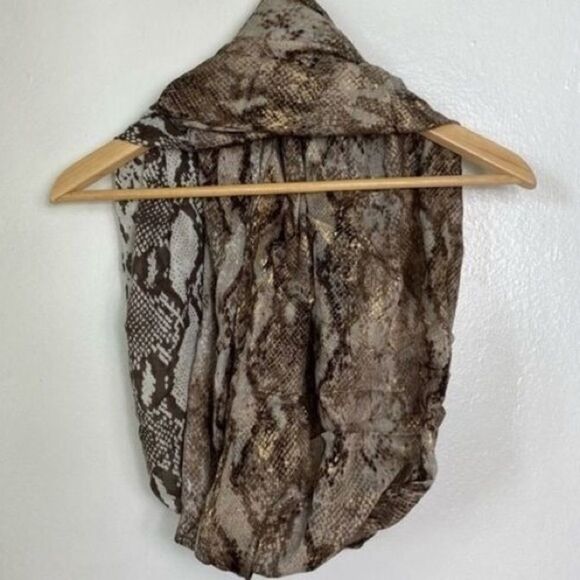 ✨HP✨EXPRESS Gold Brown Animal Snake Print Infinity Scarf✨ - Picture 3 of 9